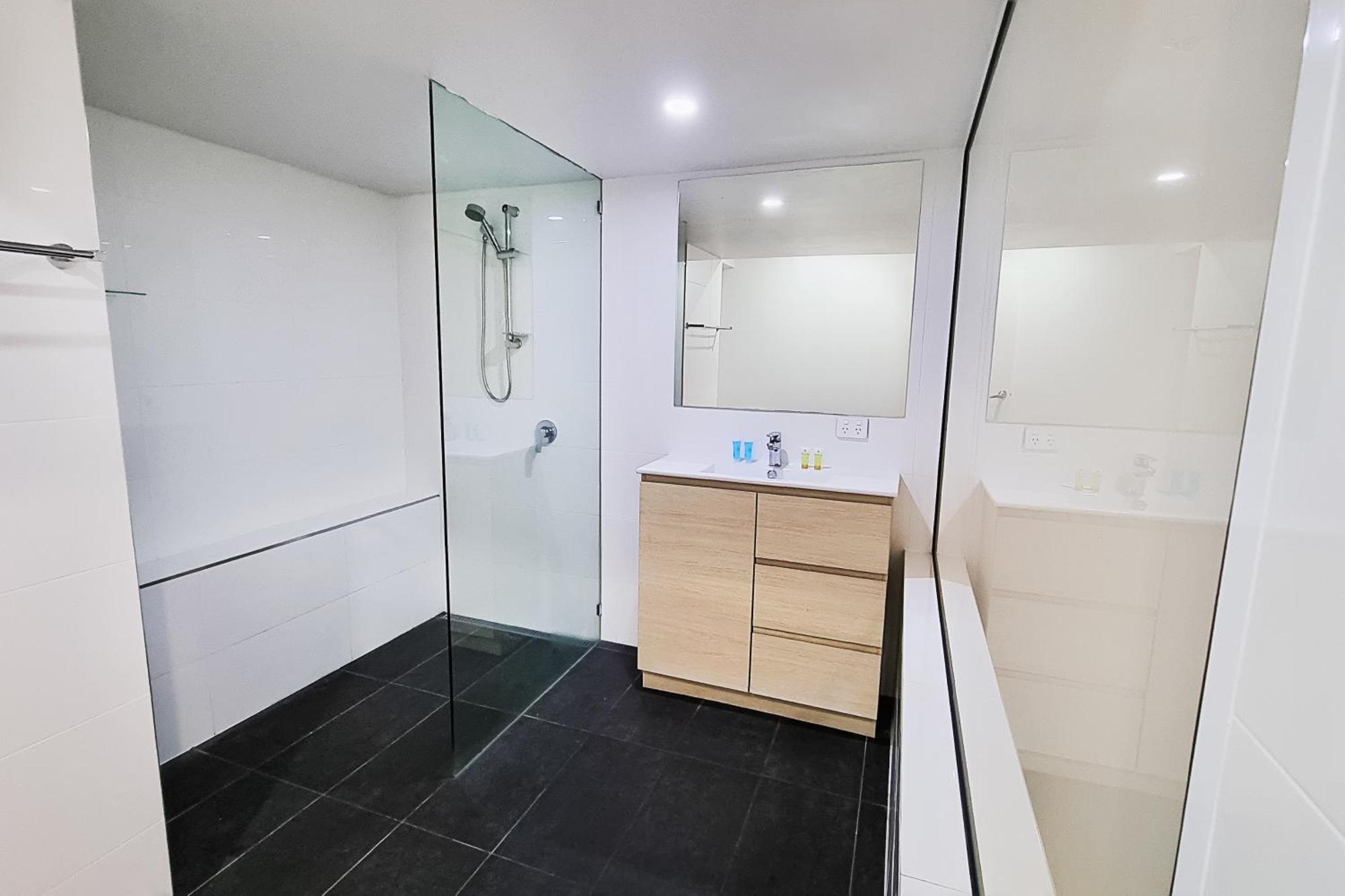 غولد كوست Tiki Hotel Apartments Surfers Paradise المظهر الخارجي الصورة