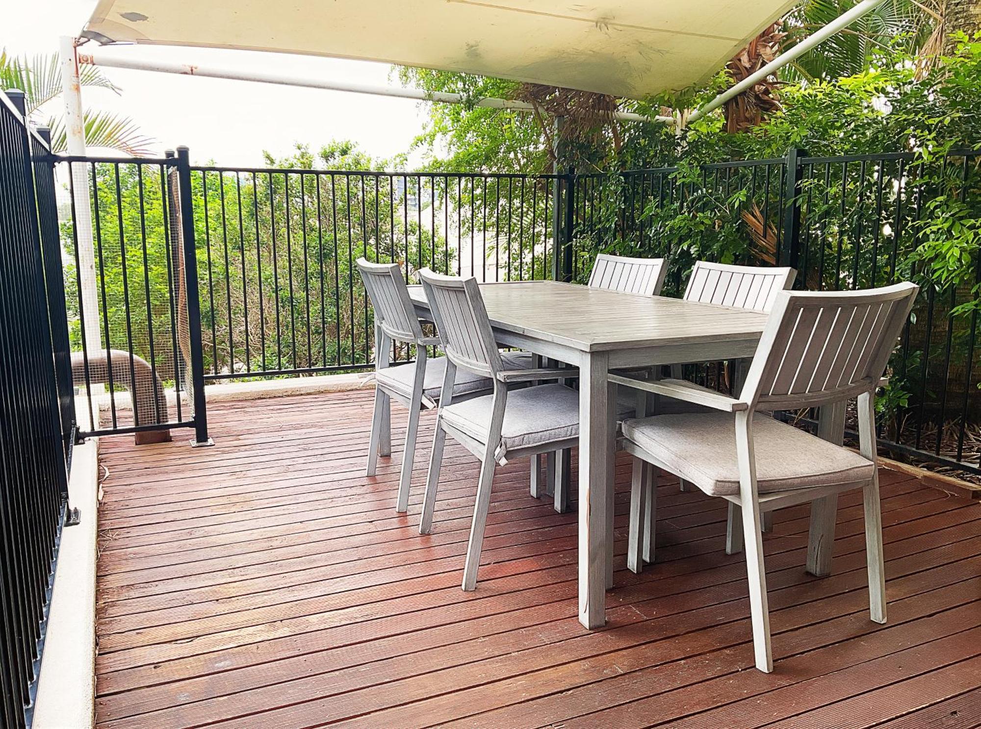 غولد كوست Tiki Hotel Apartments Surfers Paradise المظهر الخارجي الصورة