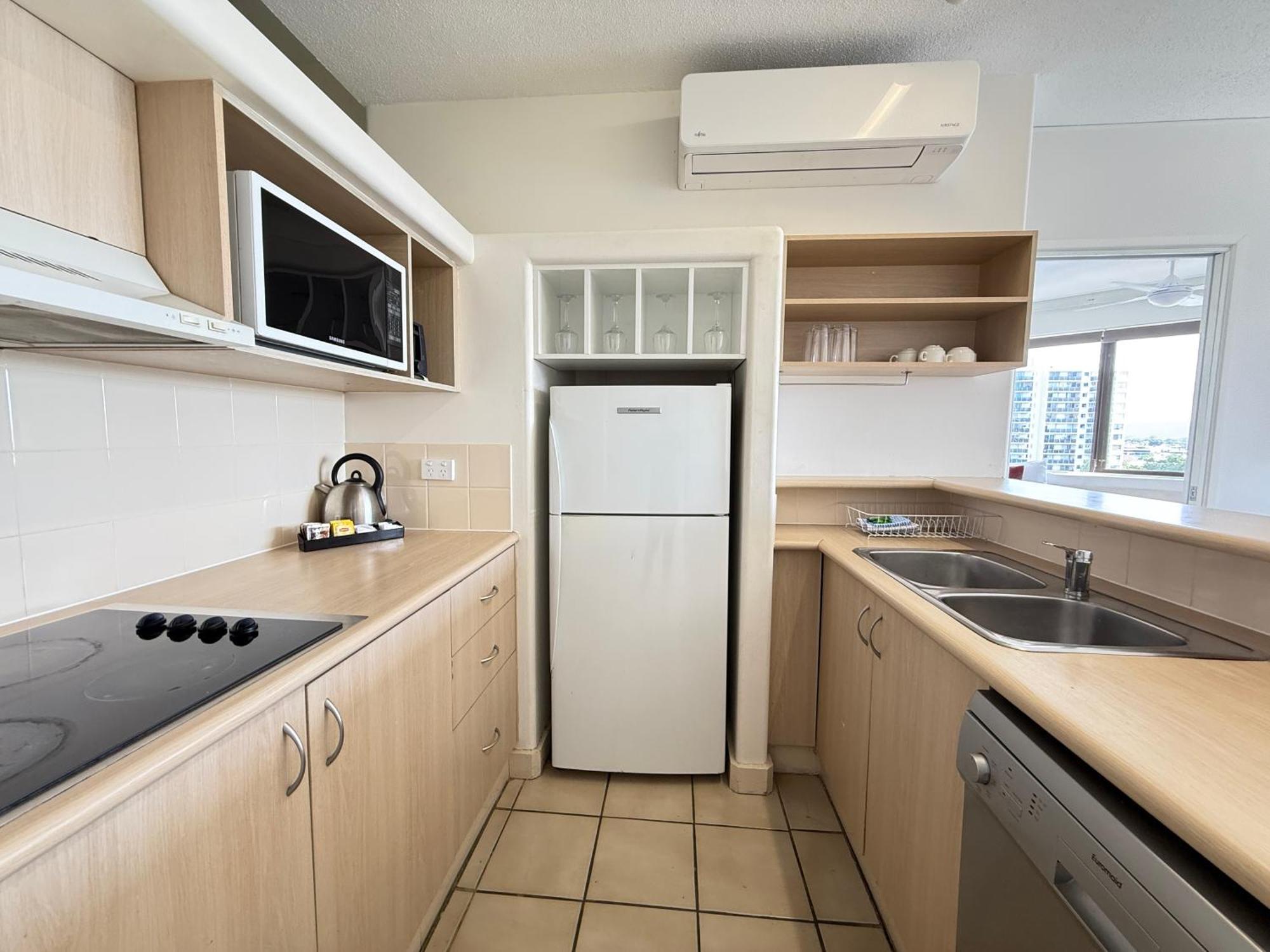 غولد كوست Tiki Hotel Apartments Surfers Paradise المظهر الخارجي الصورة