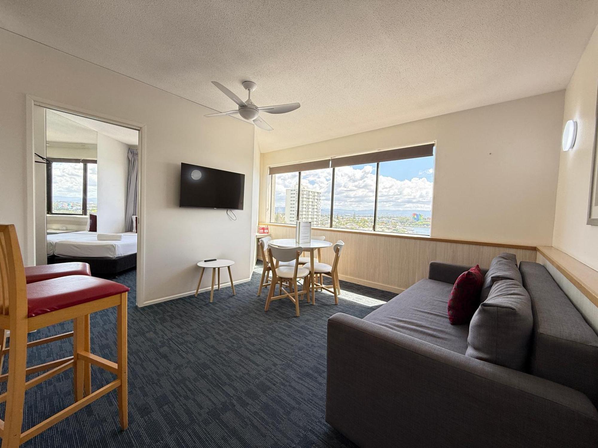 غولد كوست Tiki Hotel Apartments Surfers Paradise المظهر الخارجي الصورة