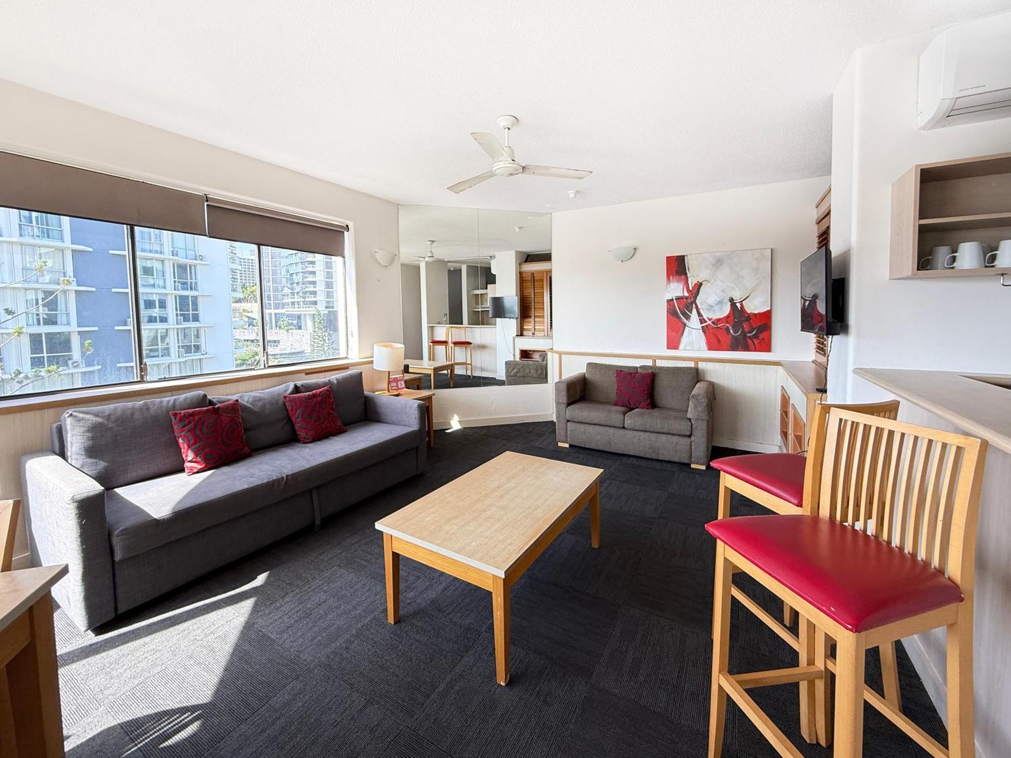غولد كوست Tiki Hotel Apartments Surfers Paradise المظهر الخارجي الصورة