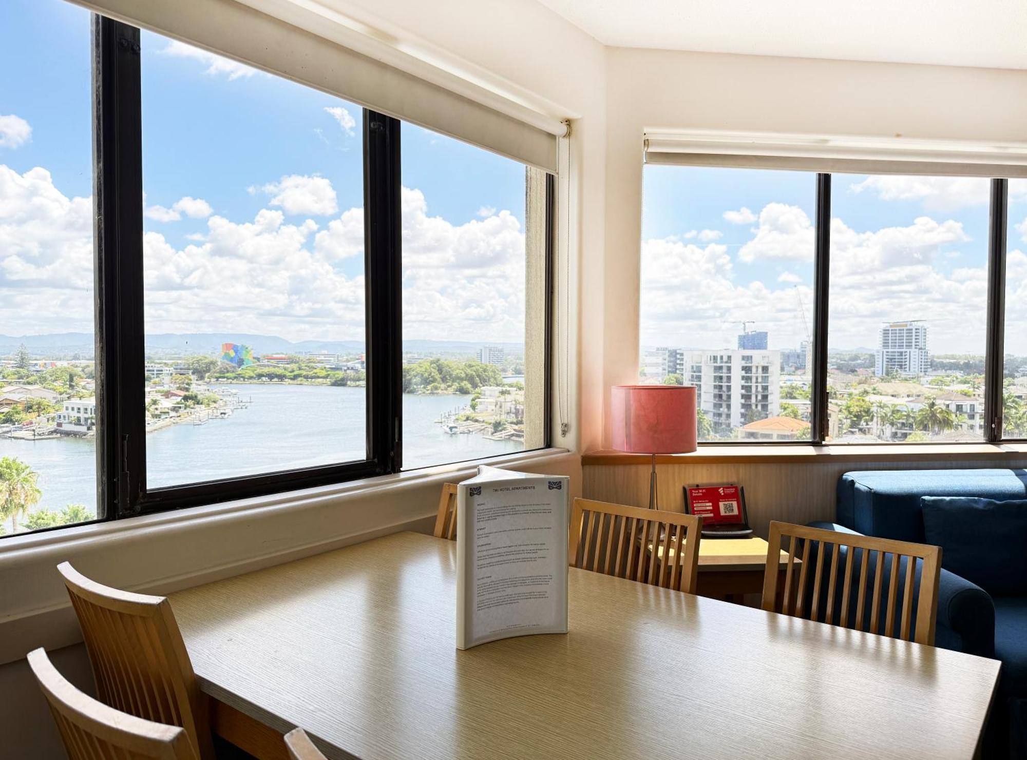 غولد كوست Tiki Hotel Apartments Surfers Paradise المظهر الخارجي الصورة