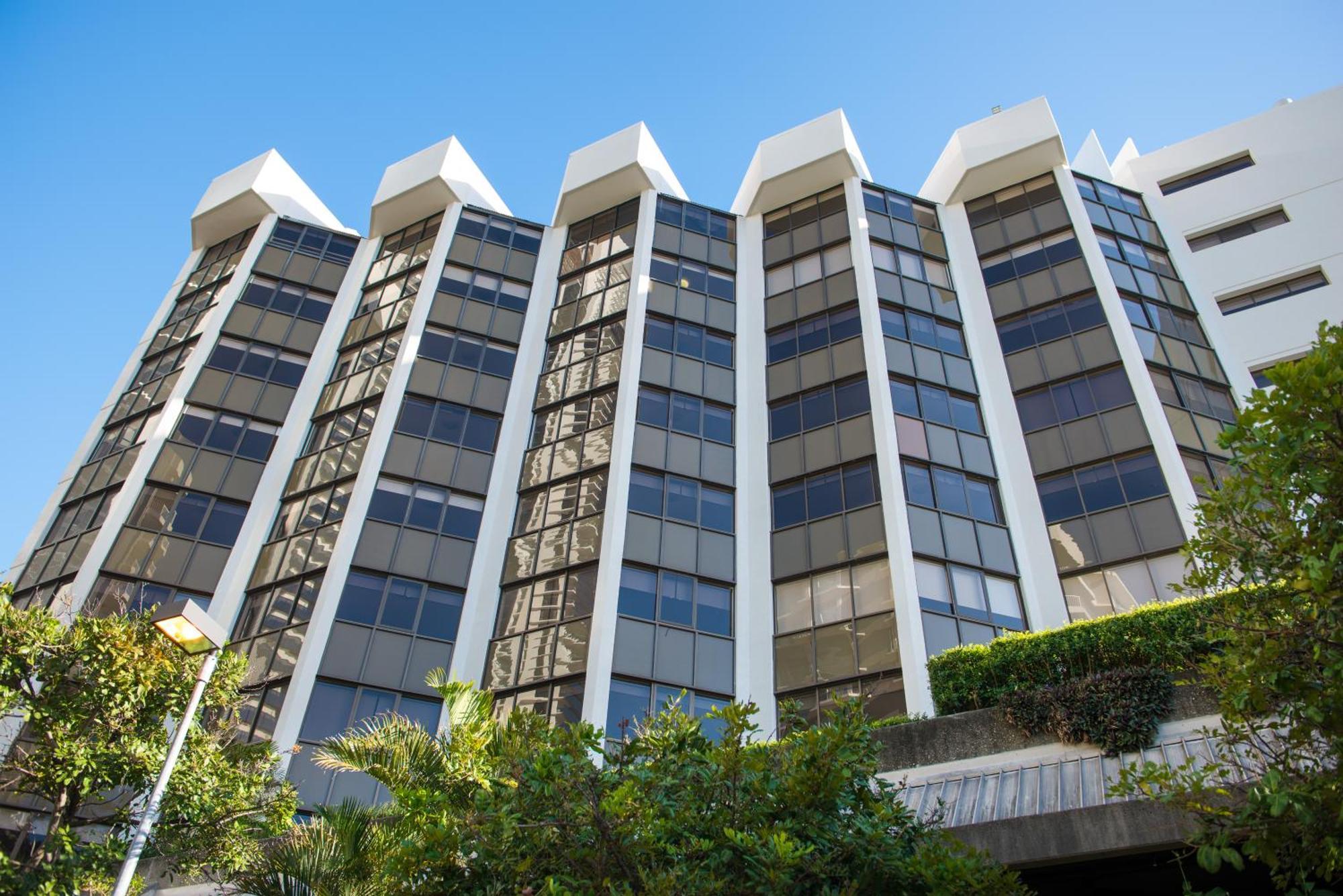 غولد كوست Tiki Hotel Apartments Surfers Paradise المظهر الخارجي الصورة