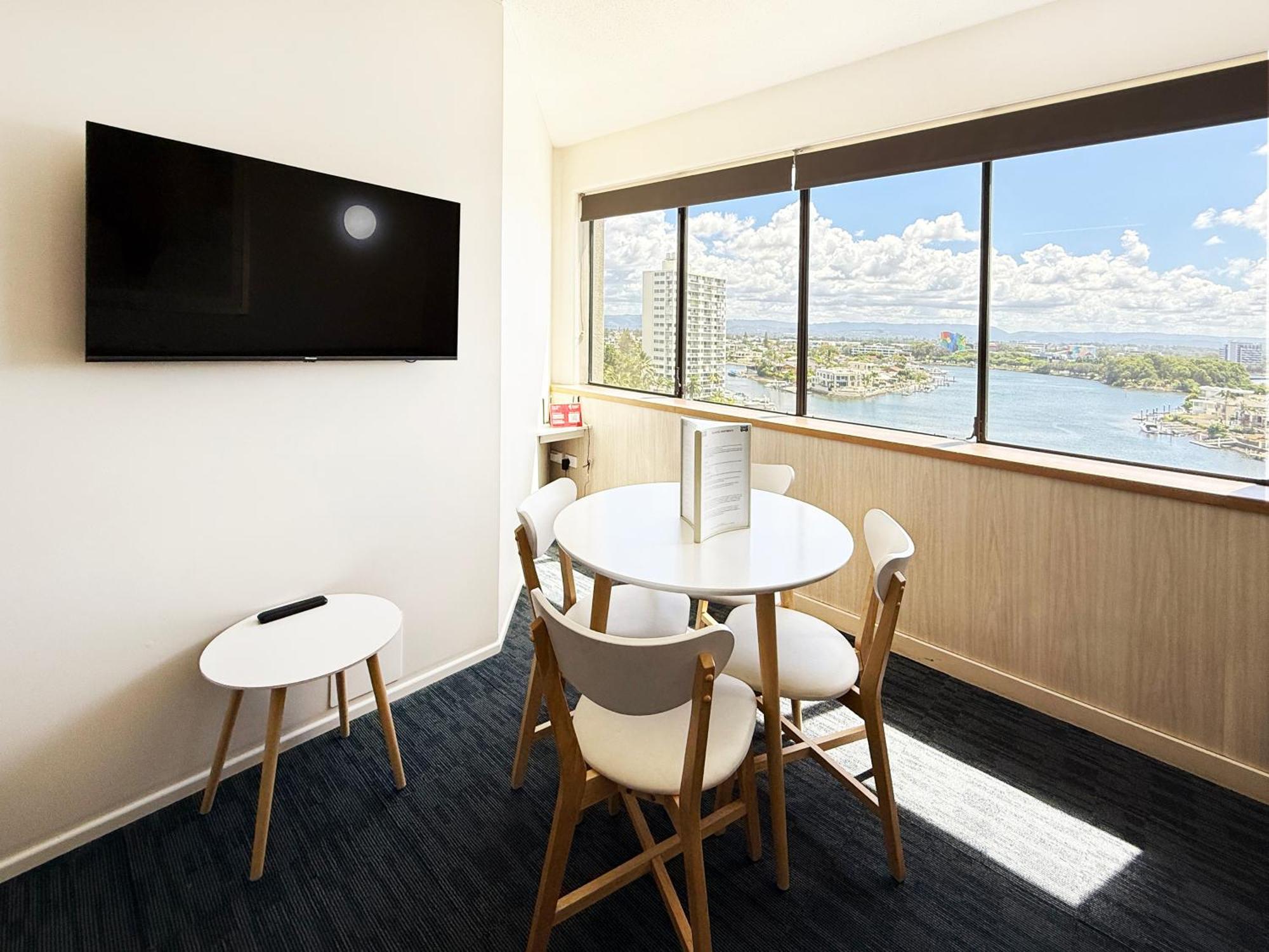 غولد كوست Tiki Hotel Apartments Surfers Paradise المظهر الخارجي الصورة