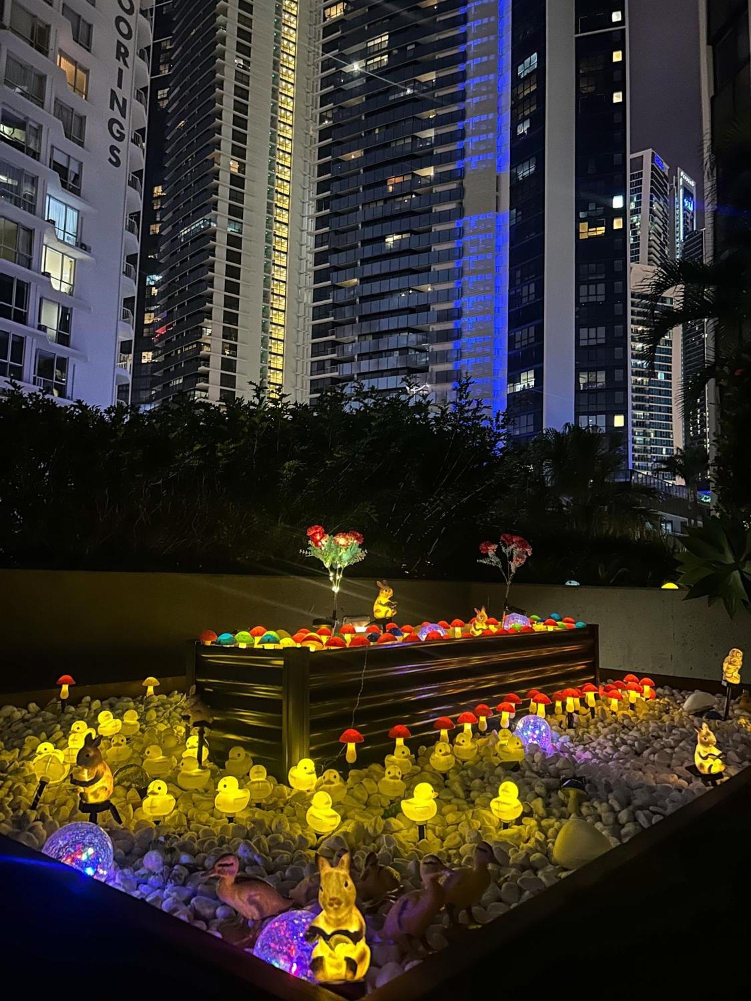 غولد كوست Tiki Hotel Apartments Surfers Paradise المظهر الخارجي الصورة
