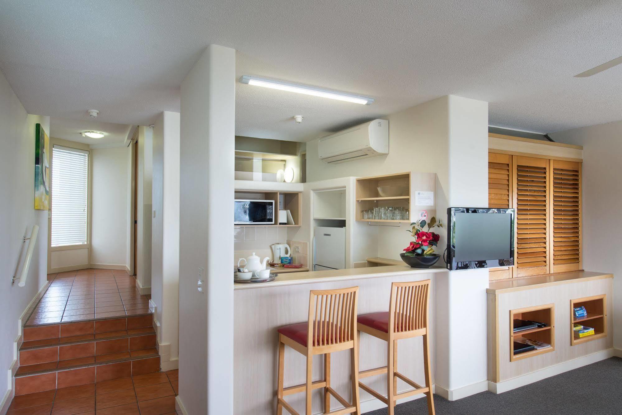 غولد كوست Tiki Hotel Apartments Surfers Paradise المظهر الخارجي الصورة