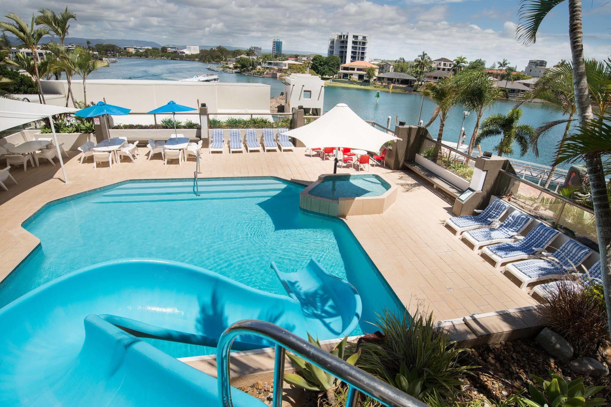 غولد كوست Tiki Hotel Apartments Surfers Paradise المظهر الخارجي الصورة