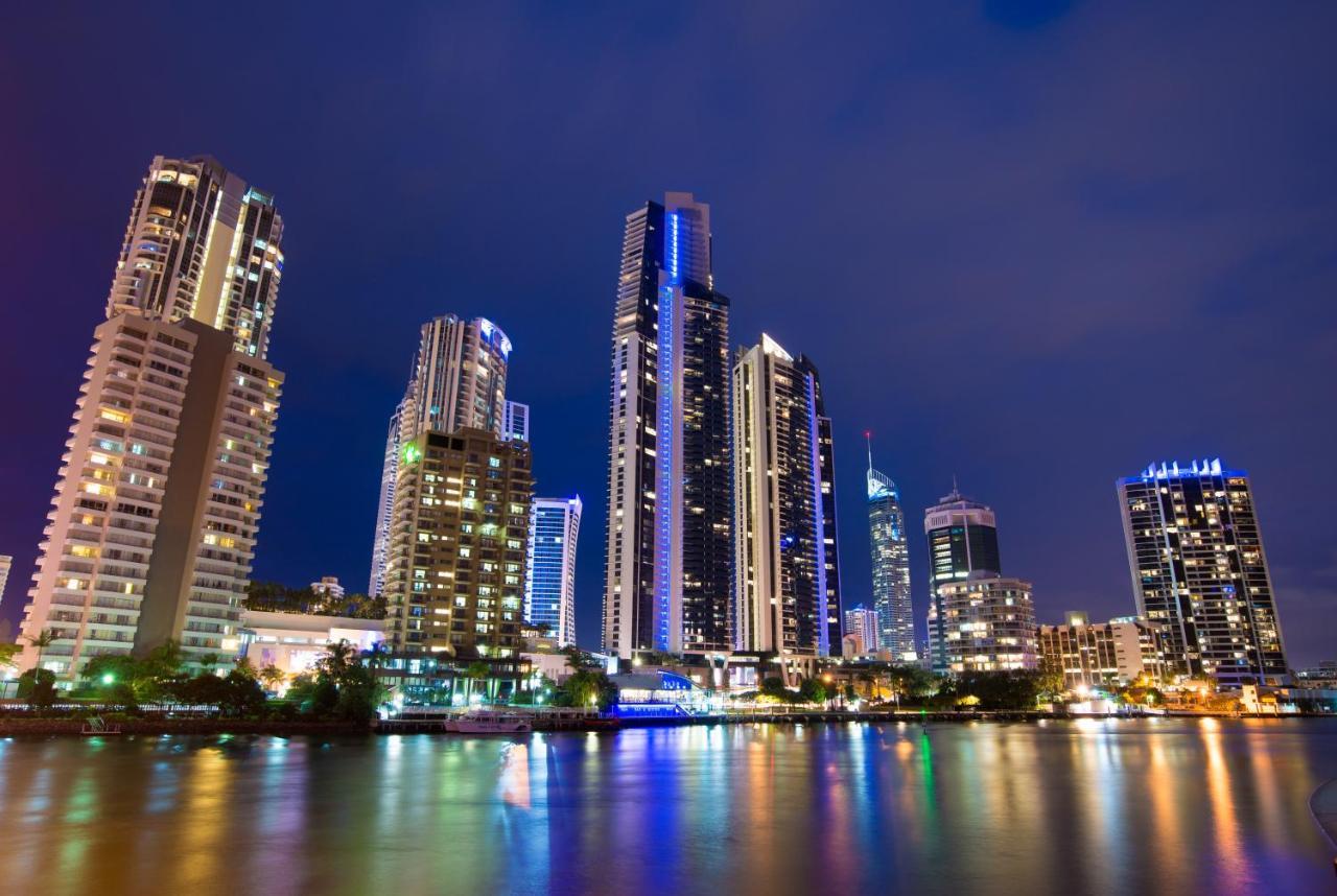 غولد كوست Tiki Hotel Apartments Surfers Paradise المظهر الخارجي الصورة